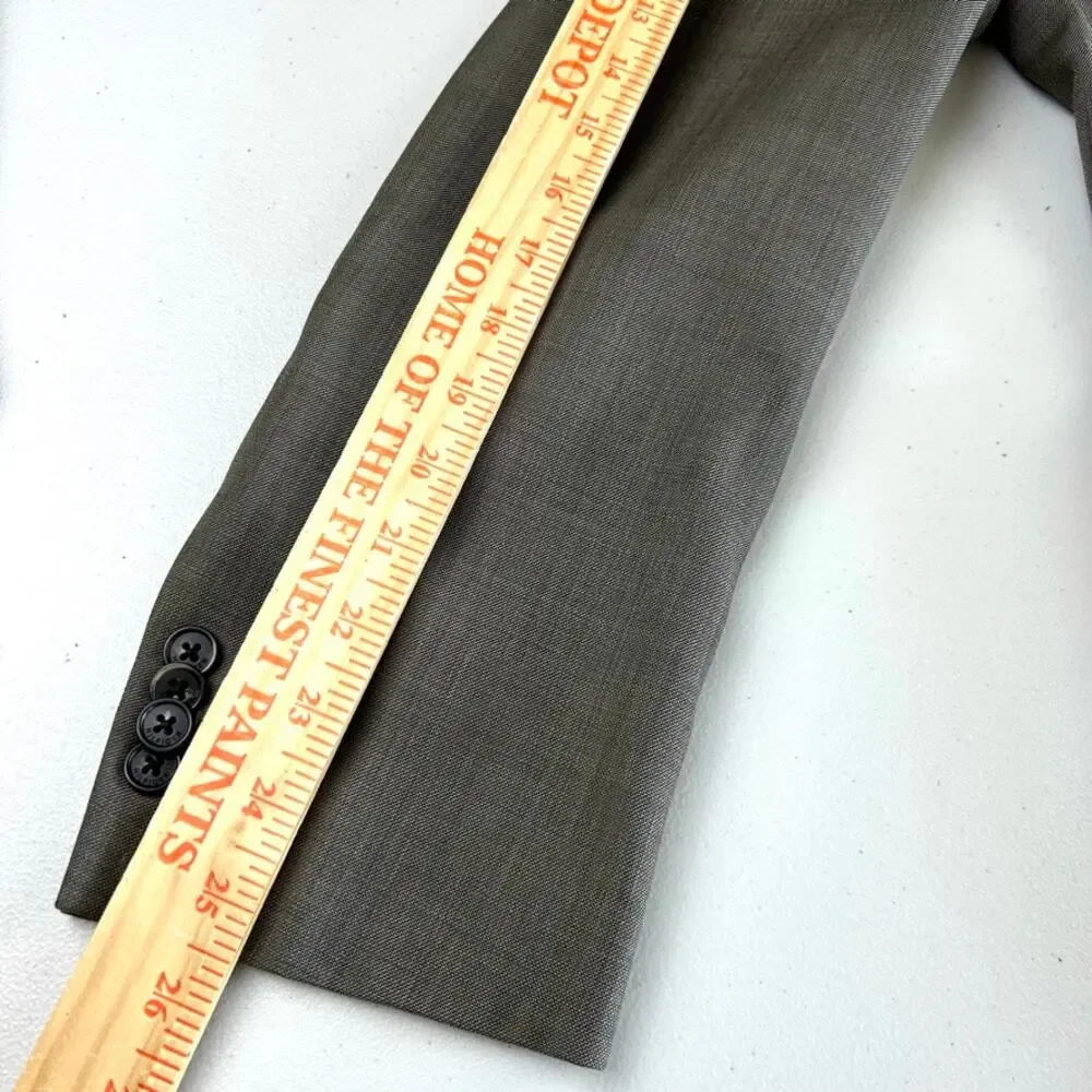 Tommy Hilfiger Men's Two Piece 100% Wool Two Button Sz Large/XL Suit MSRP $314